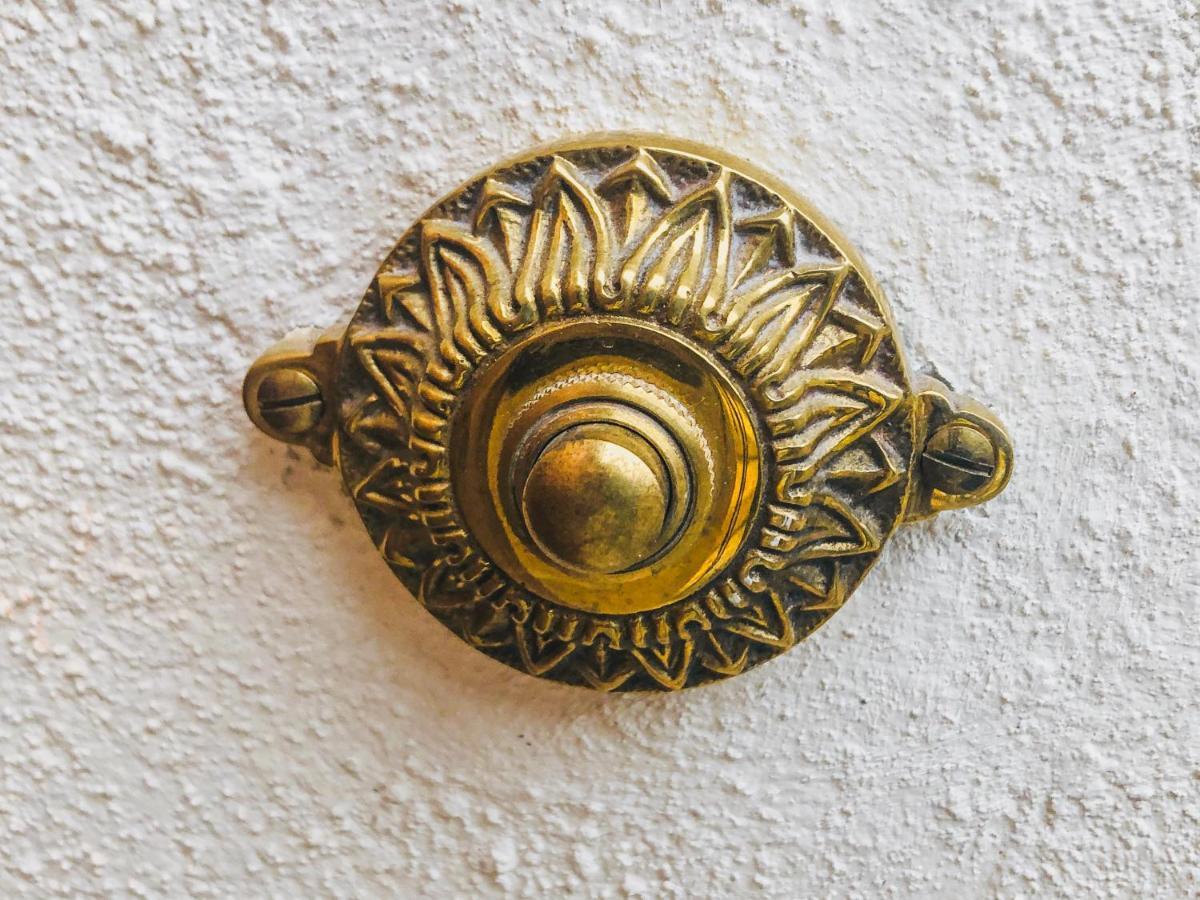Gehobenes Ambiente In Historischer Wohnung Walting Buitenkant foto