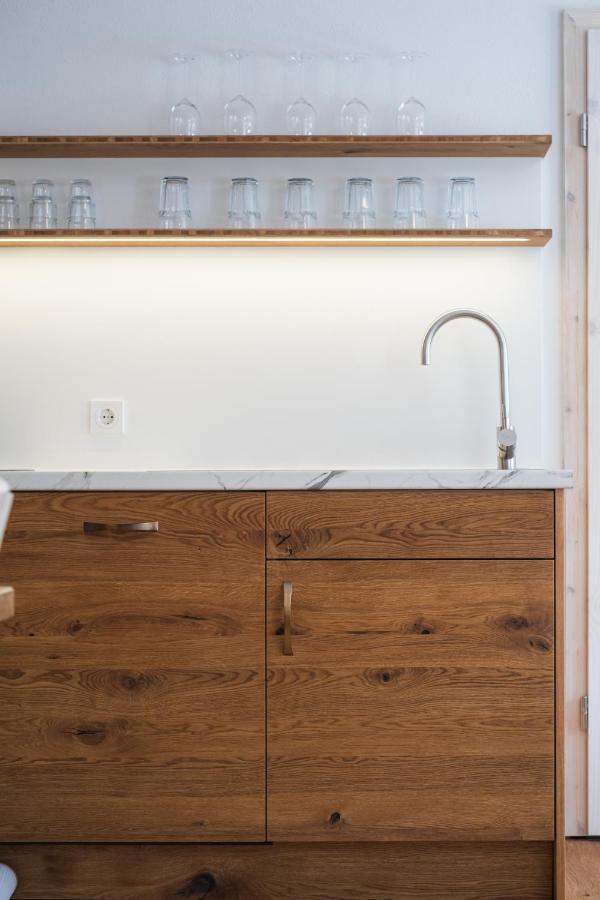 Gehobenes Ambiente In Historischer Wohnung Walting Buitenkant foto