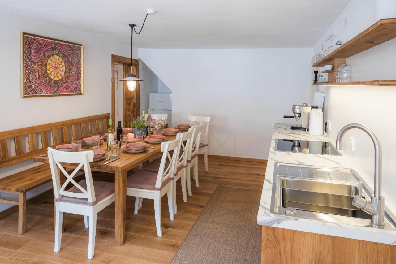 Gehobenes Ambiente In Historischer Wohnung Walting Buitenkant foto
