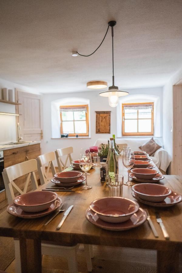 Gehobenes Ambiente In Historischer Wohnung Walting Buitenkant foto